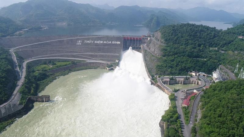 Ứng dụng ống địa kỹ thuật trong kiểm soát chất lượng công trình thủy điện Hòa Bình